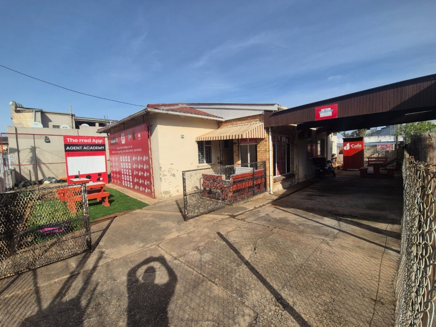 5 Bedroom Property for Sale in Uitenhage Upper Central Eastern Cape